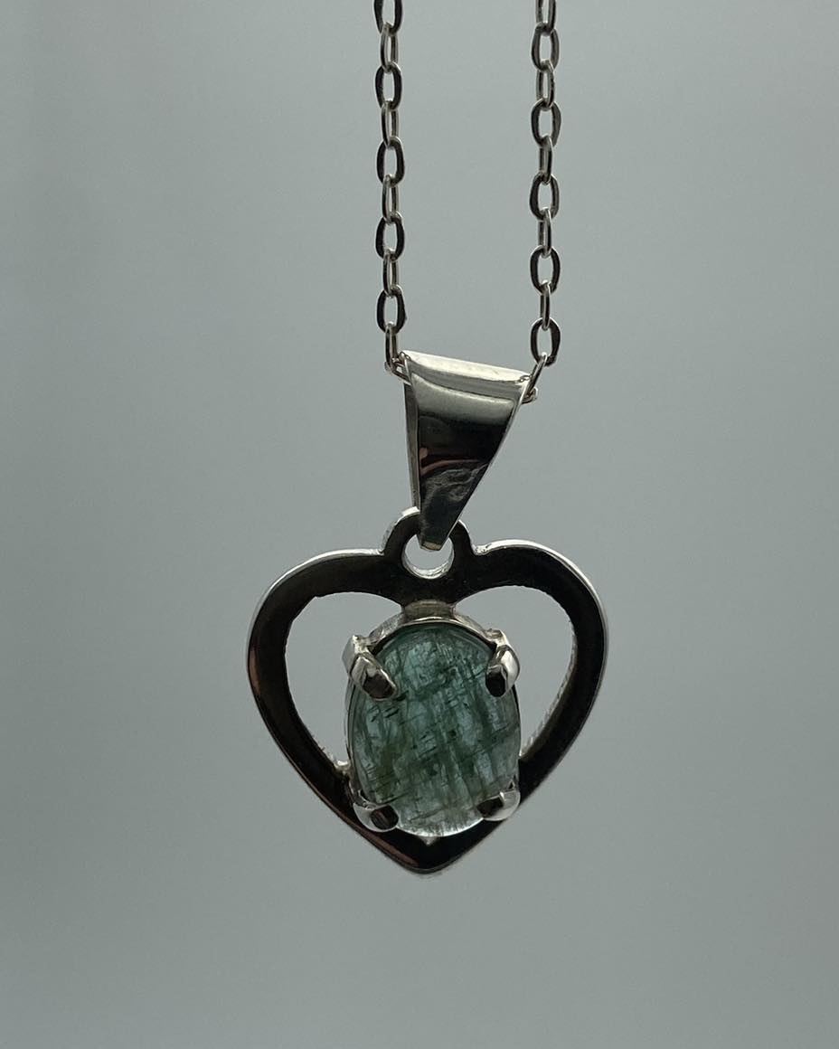 Natural Emerald Silver Pendant