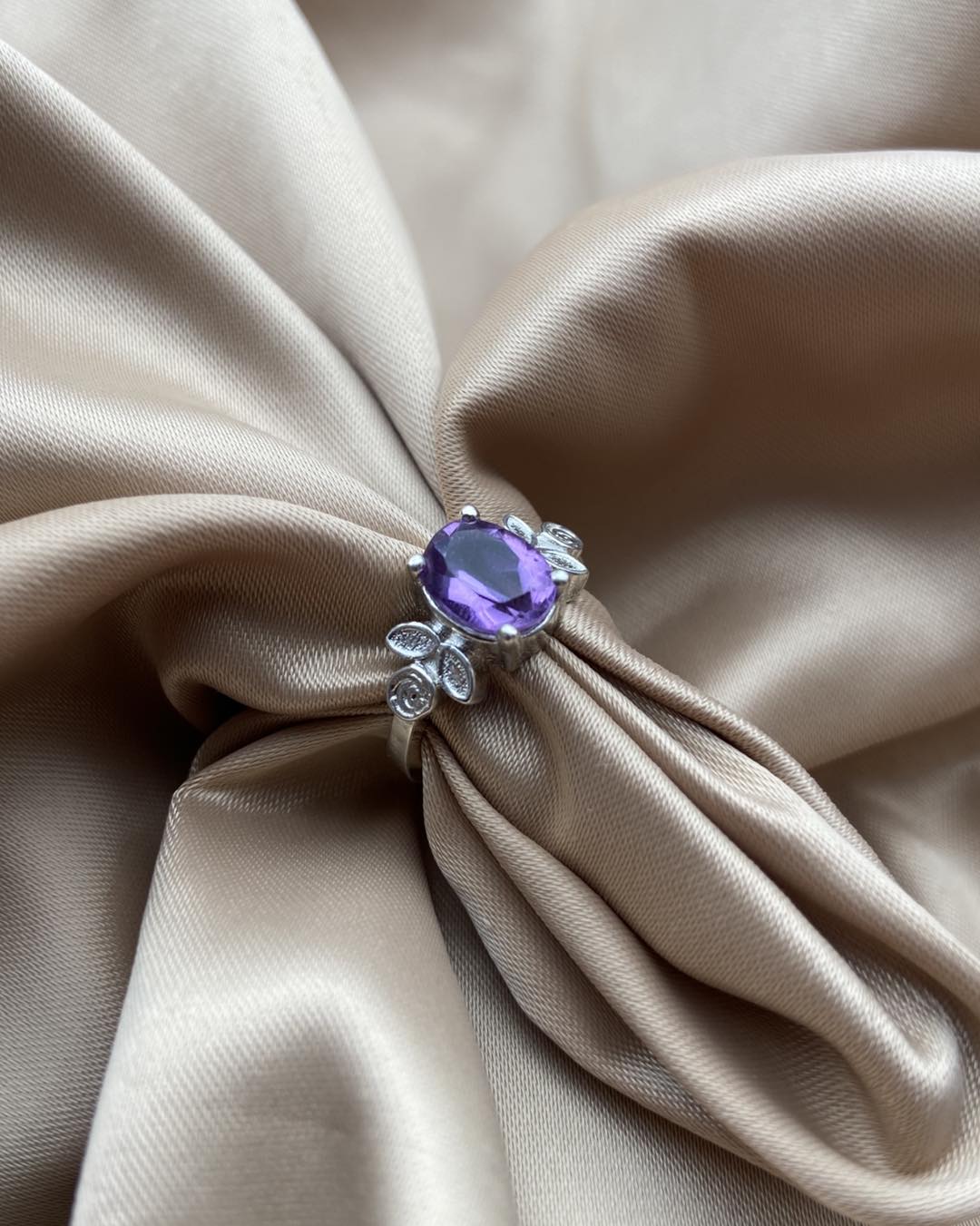 Amethyst Silver Ring - IGI certified - Dokkana Gemstones