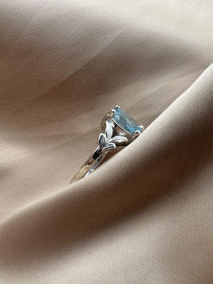 Blue Topaz Silver Ring - IGI Certified - Dokkana Gemstones