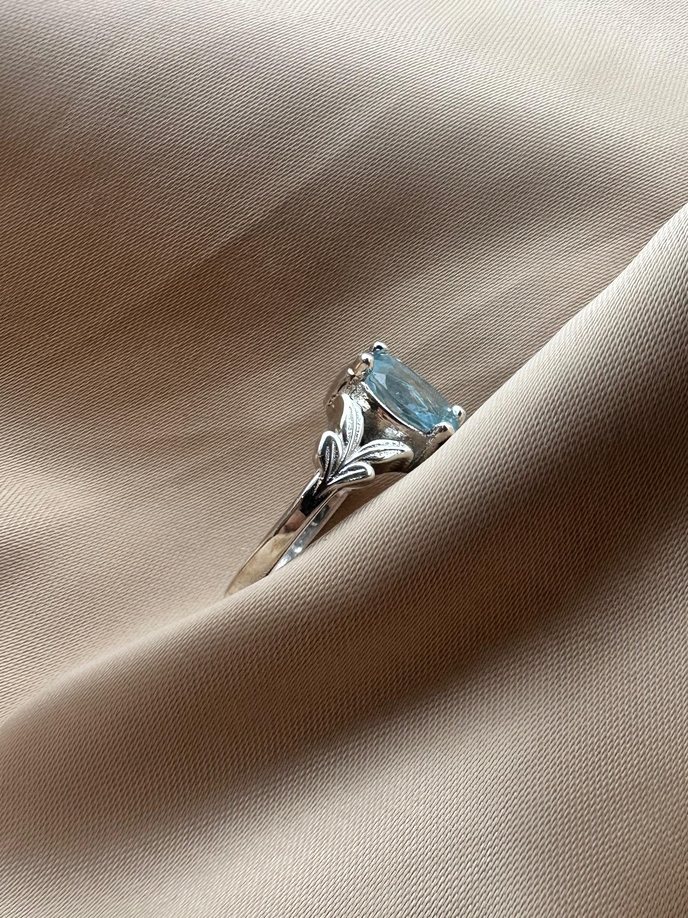 Blue Topaz Silver Ring - IGI Certified - Dokkana Gemstones