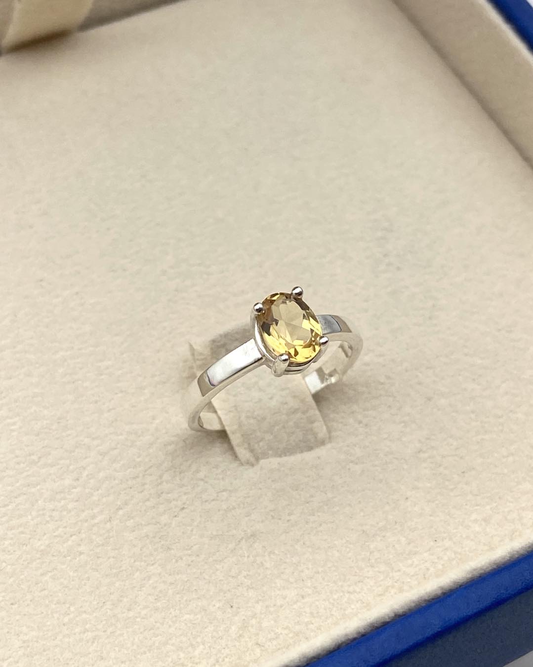 Citrine Silver Ring - IGI certified - 7x5 stone - Dokkana Gemstones