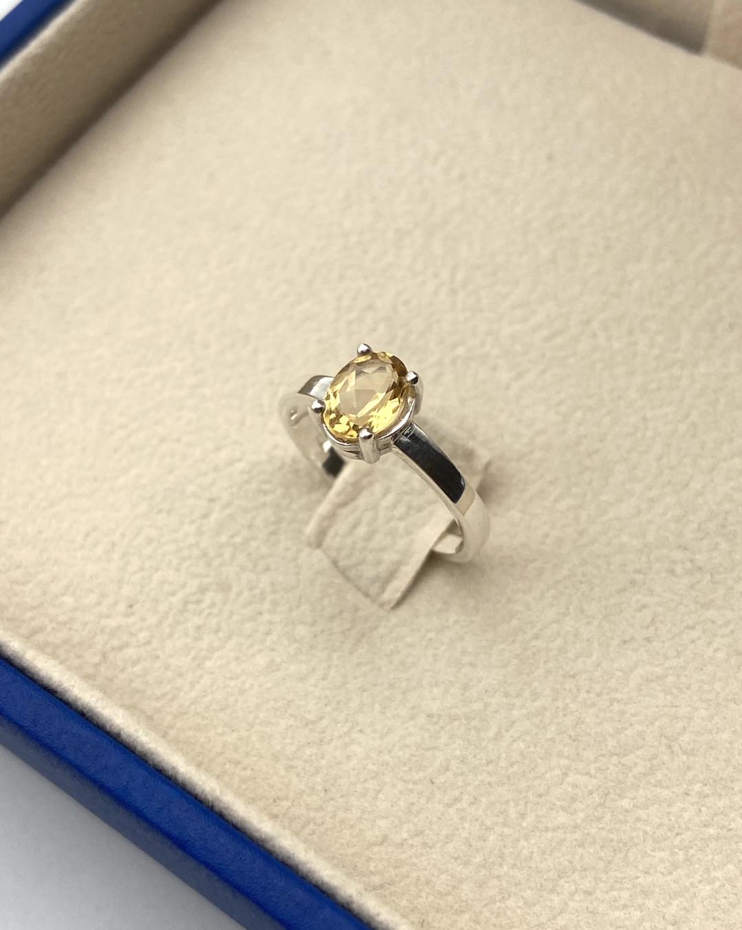 Citrine Silver Ring - IGI certified - 7x5 stone - Dokkana Gemstones