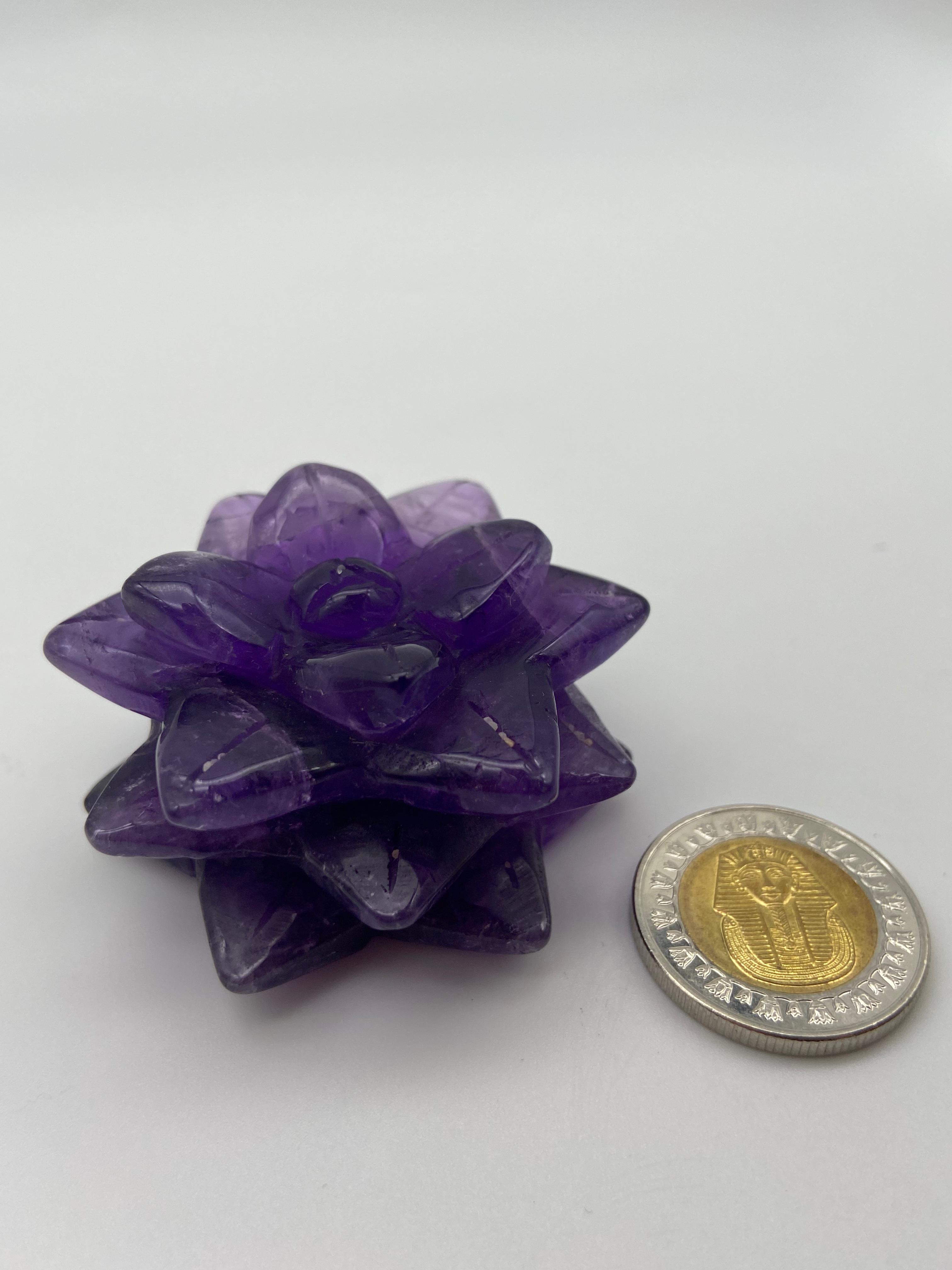 Flowers shaped carved gemstones - Dokkana Gemstones