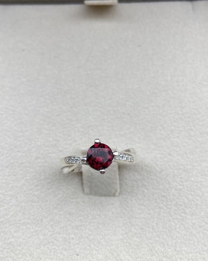 Garnet Silver Ring - IGI Certified - Dokkana Gemstones