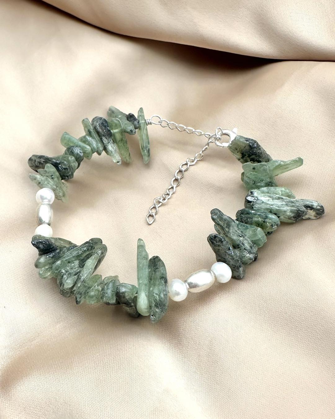 Green Kyanite & Pearl Silver Bracelet - Dokkana Gemstones