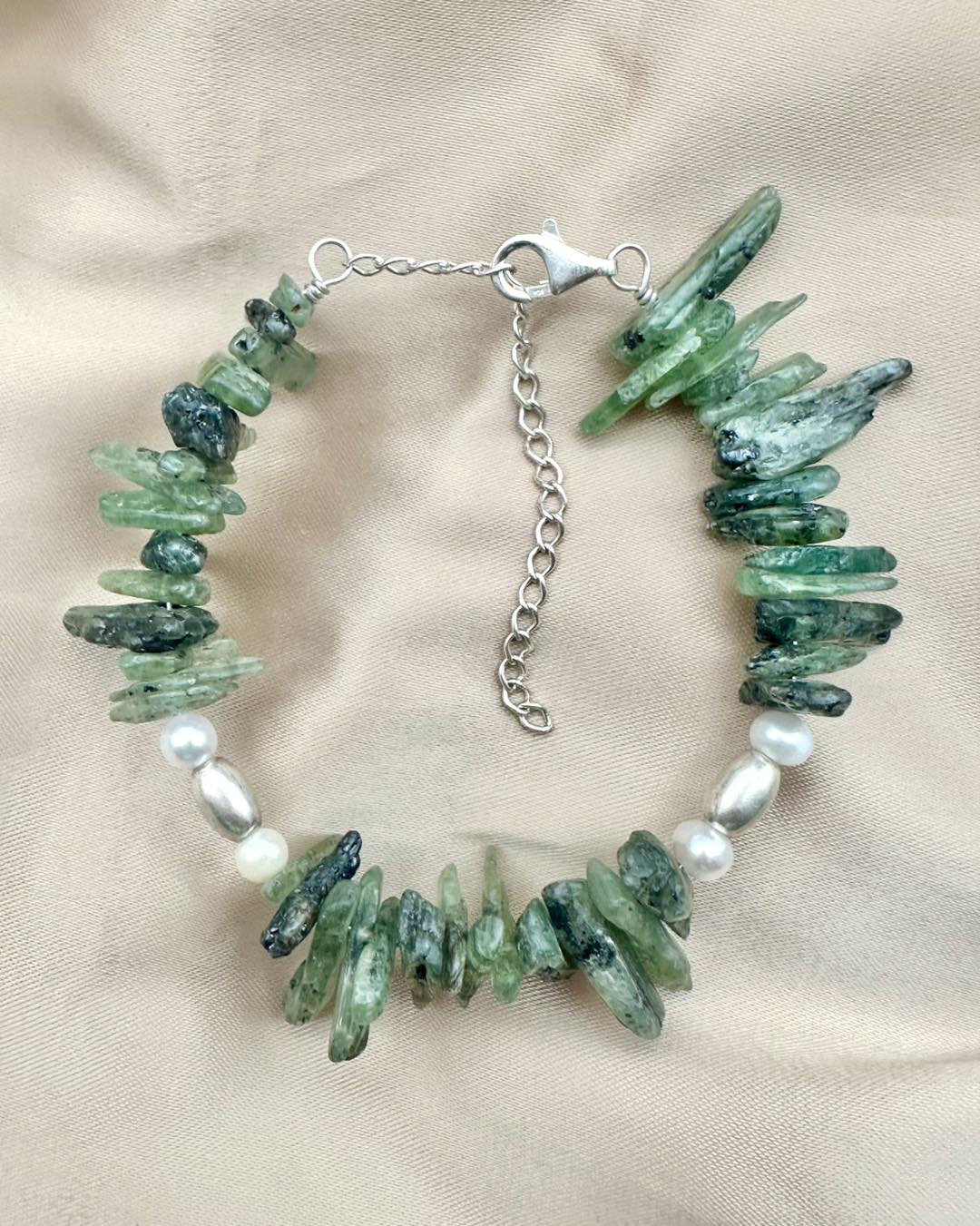 Green Kyanite & Pearl Silver Bracelet - Dokkana Gemstones