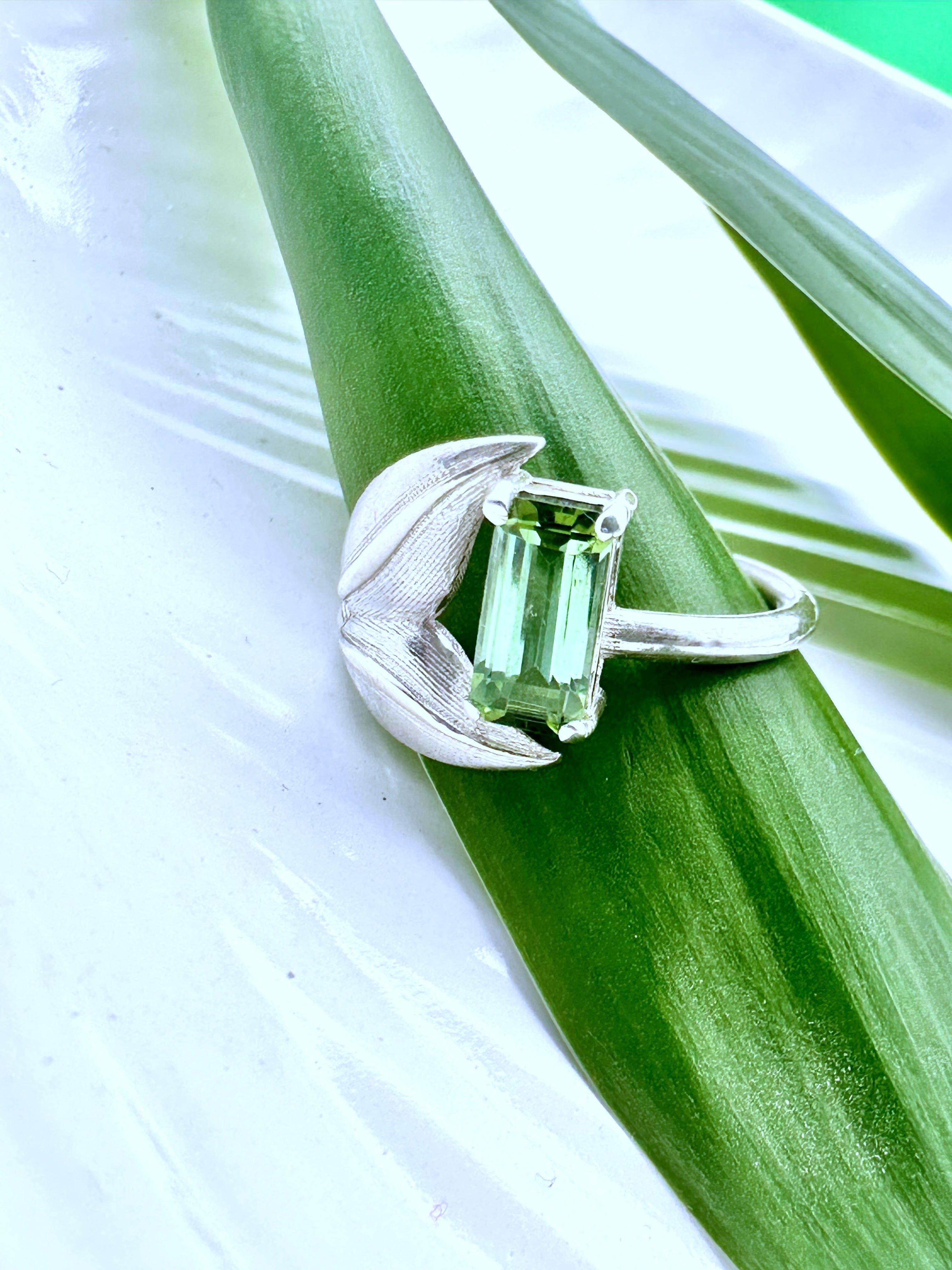 Green Tourmaline Nature Inspired Design - Silver 925 - Dokkana Gemstones