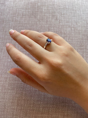 Iolite Silver Ring - IGI certified - Dokkana Gemstones