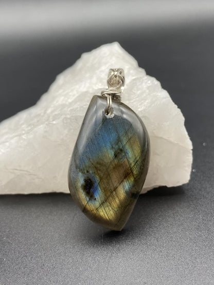 Labradorite Silver Pendants - Dokkana Gemstones