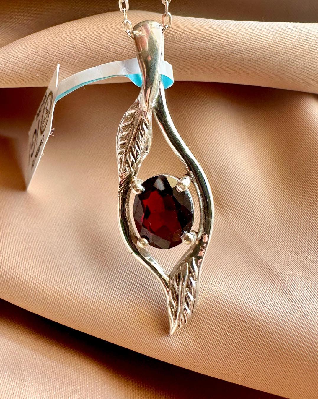 Natural Garnet Silver Pendant - IGI certified - Dokkana Gemstones
