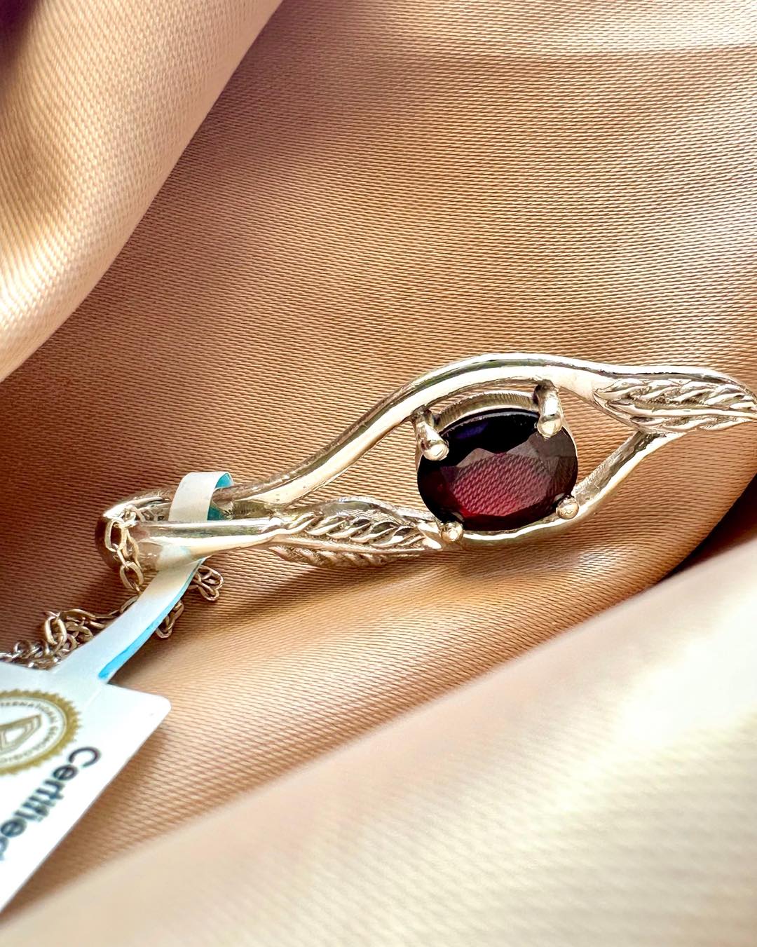 Natural Garnet Silver Pendant - IGI certified - Dokkana Gemstones