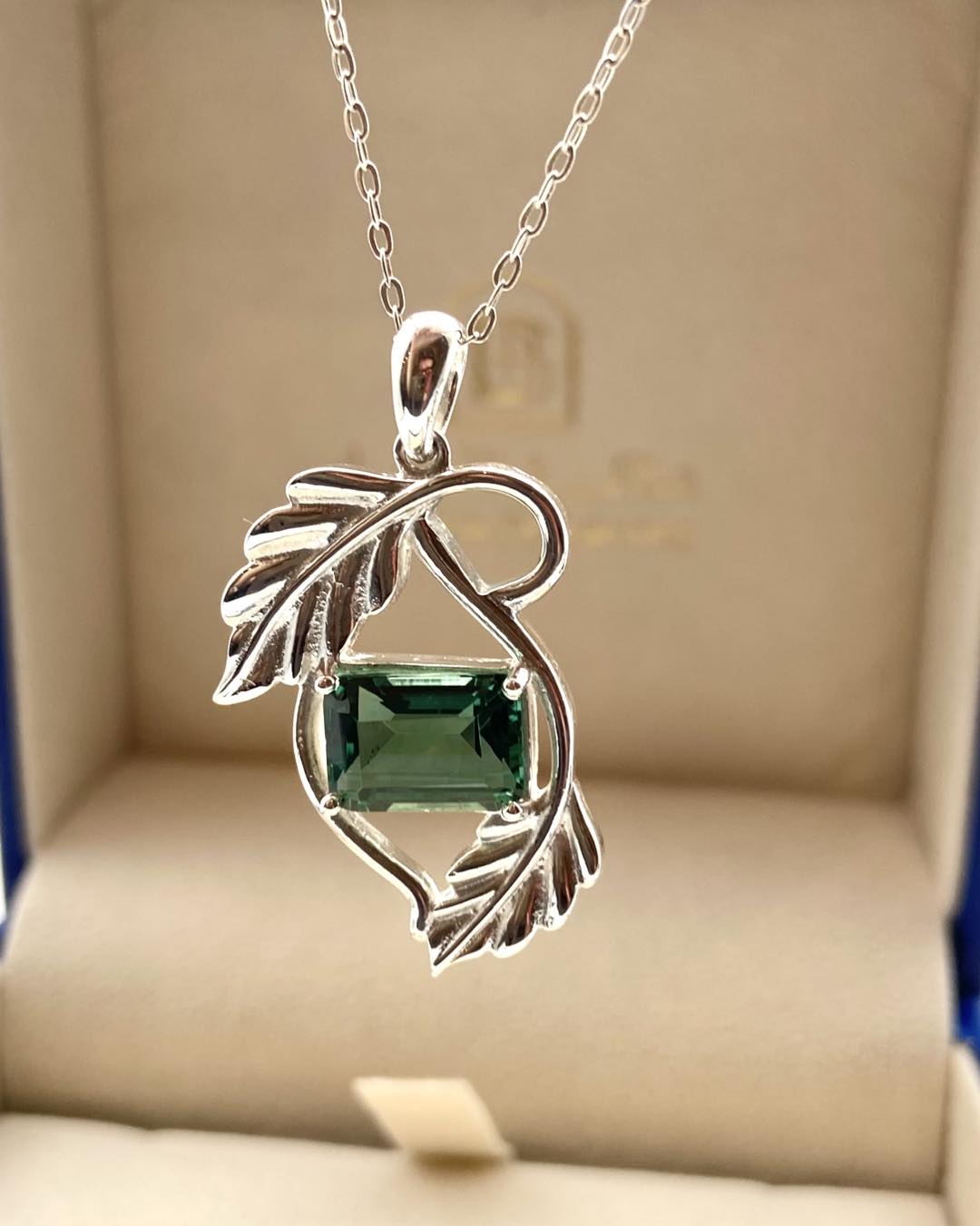 Natural Green Quartz Silver Pendant - IGI Certified - Dokkana Gemstones