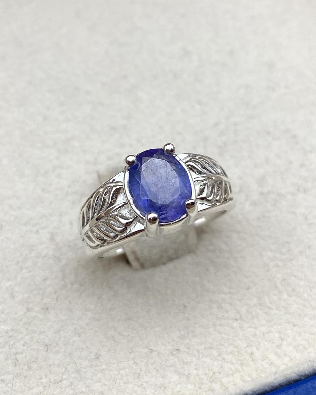 Tanzanite Silver Ring - IGI certified - Dokkana Gemstones