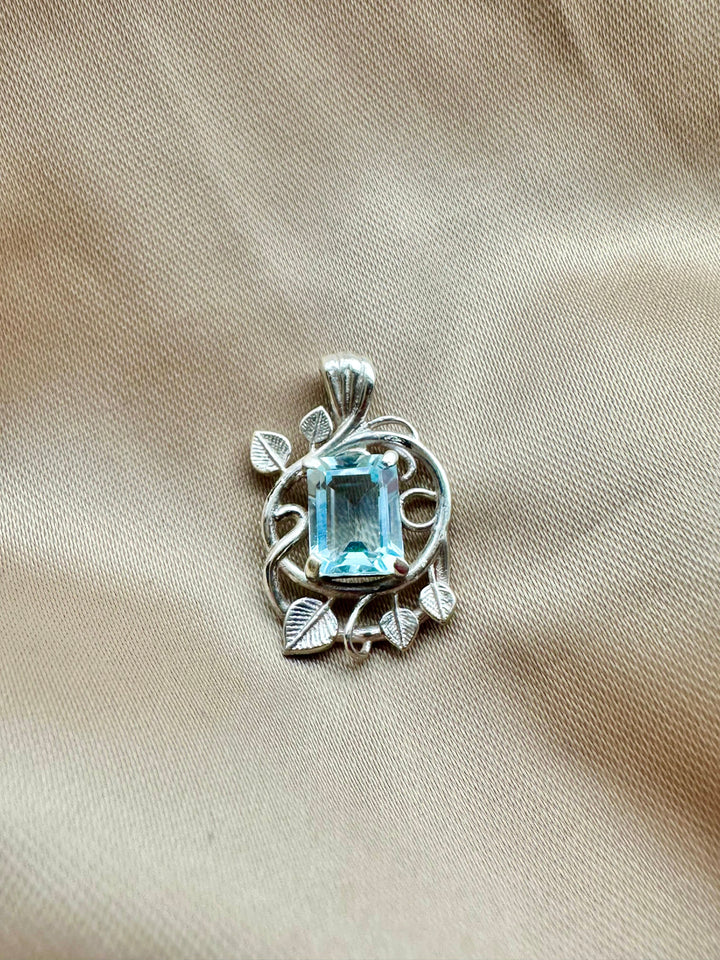 Topaz Silver Pendant - IGI Certified - Dokkana Gemstones
