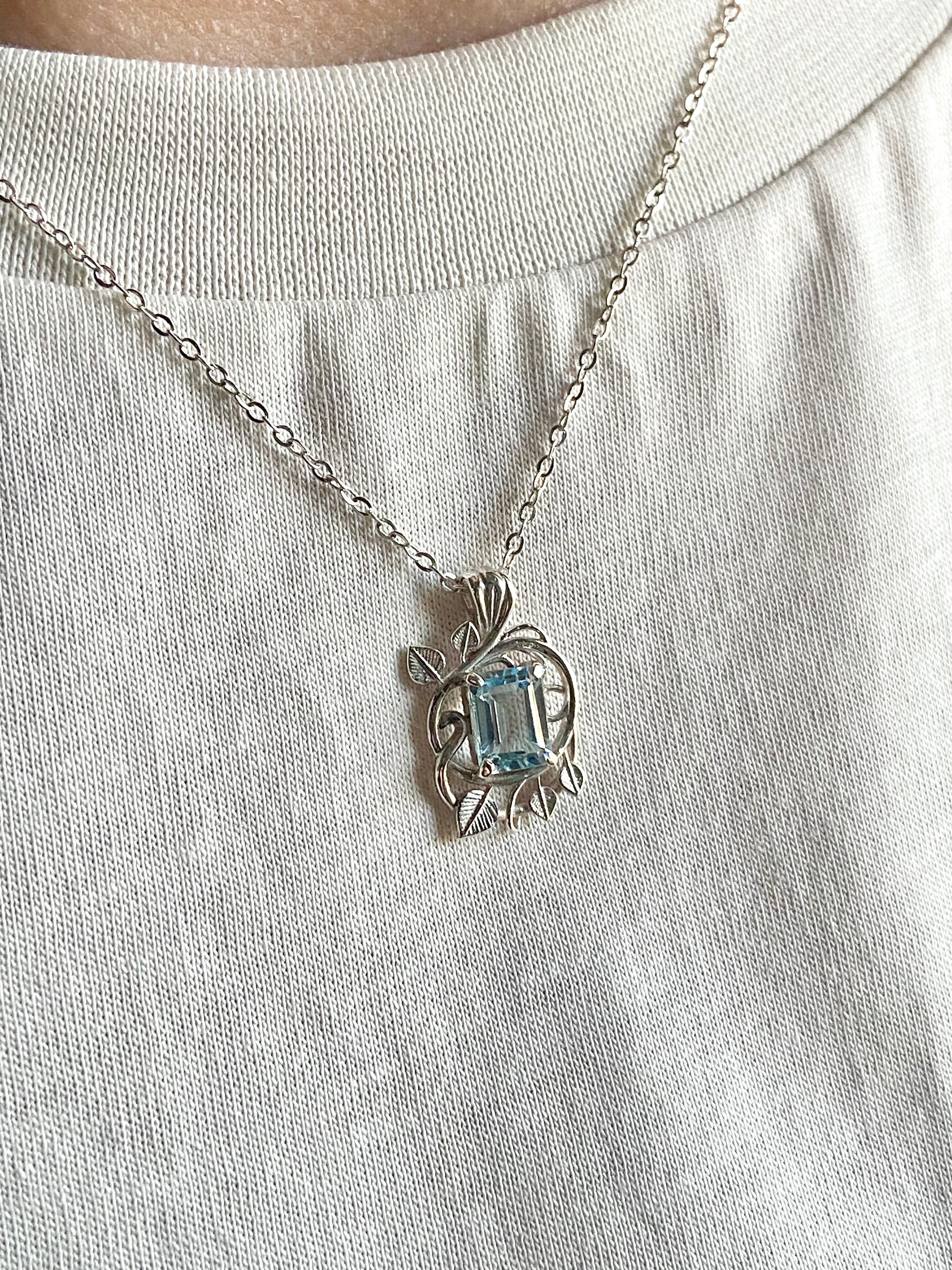 Topaz Silver Pendant - IGI Certified - Dokkana Gemstones