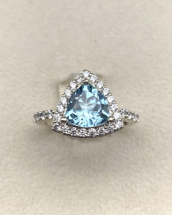 Topaz Trillion Silver Ring - IGI Certified - Dokkana Gemstones
